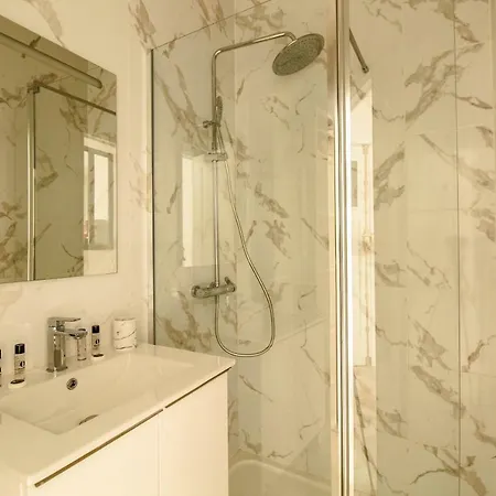 Agencia Pro - Superb - Near Sea And Station